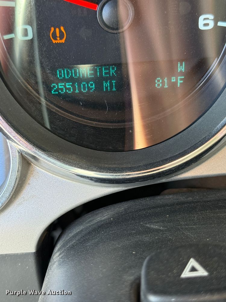 image for item EV3094 2013 Chevrolet Silverado 2500HD Ext. Cab pickup truck