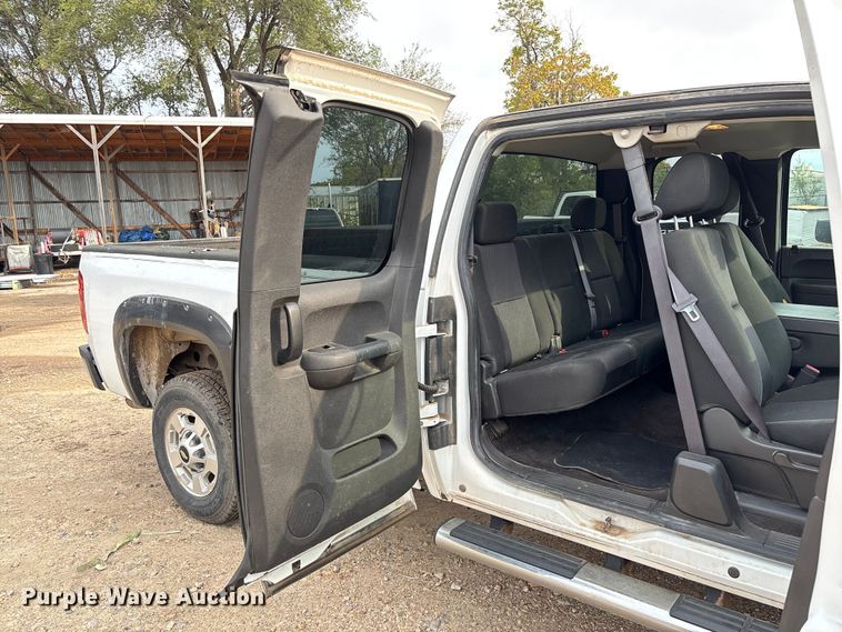 image for item EV3094 2013 Chevrolet Silverado 2500HD Ext. Cab pickup truck