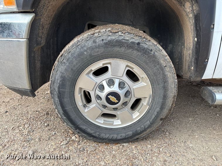 image for item EV3094 2013 Chevrolet Silverado 2500HD Ext. Cab pickup truck