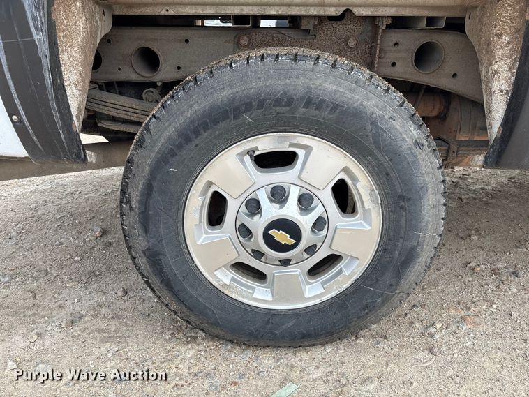 image for item EV3094 2013 Chevrolet Silverado 2500HD Ext. Cab pickup truck