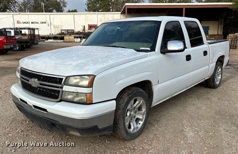 image for item EV3095 2006 Chevrolet Silverado 1500 Crew Cab pickup truck