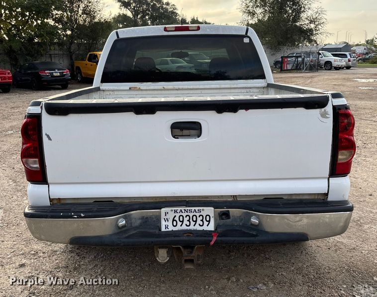 image for item EV3095 2006 Chevrolet Silverado 1500 Crew Cab pickup truck