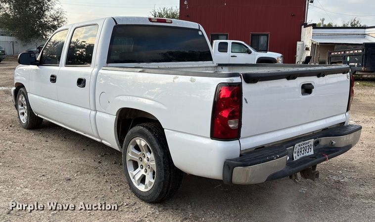 image for item EV3095 2006 Chevrolet Silverado 1500 Crew Cab pickup truck