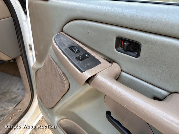 image for item EV3095 2006 Chevrolet Silverado 1500 Crew Cab pickup truck