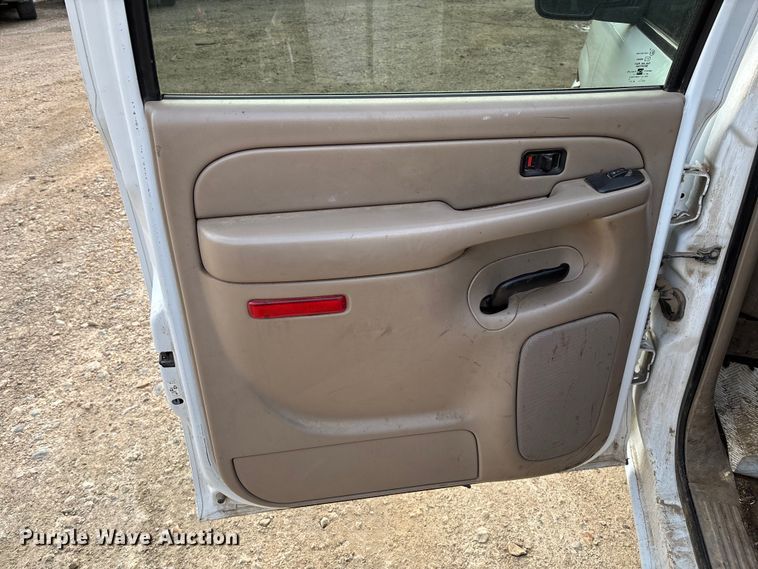 image for item EV3095 2006 Chevrolet Silverado 1500 Crew Cab pickup truck