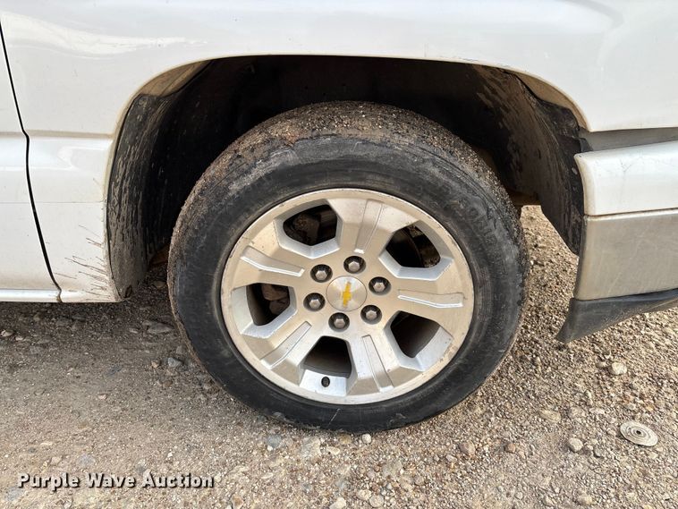 image for item EV3095 2006 Chevrolet Silverado 1500 Crew Cab pickup truck