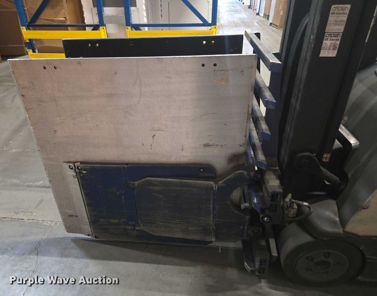 image for item EV5356 2015 Crown RC5545-40 forklift