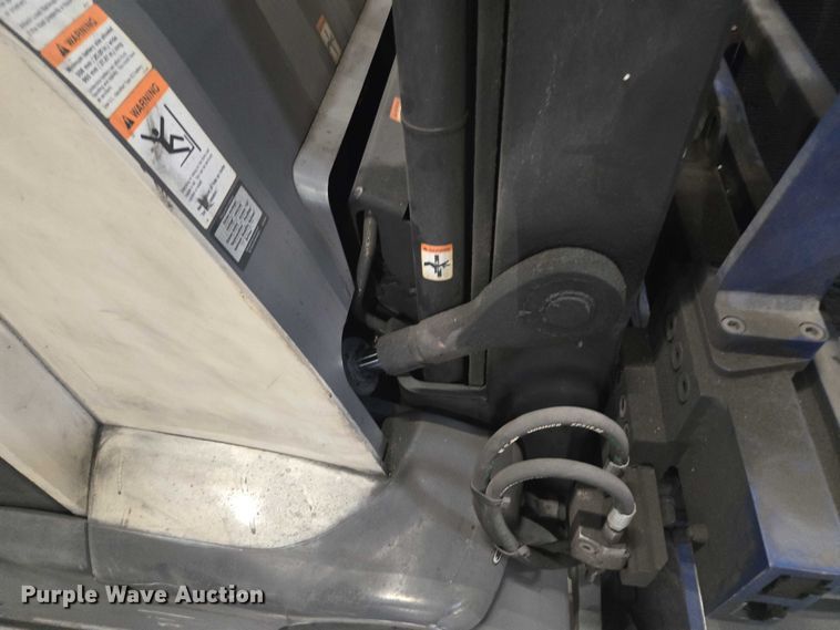 image for item EV5356 2015 Crown RC5545-40 forklift