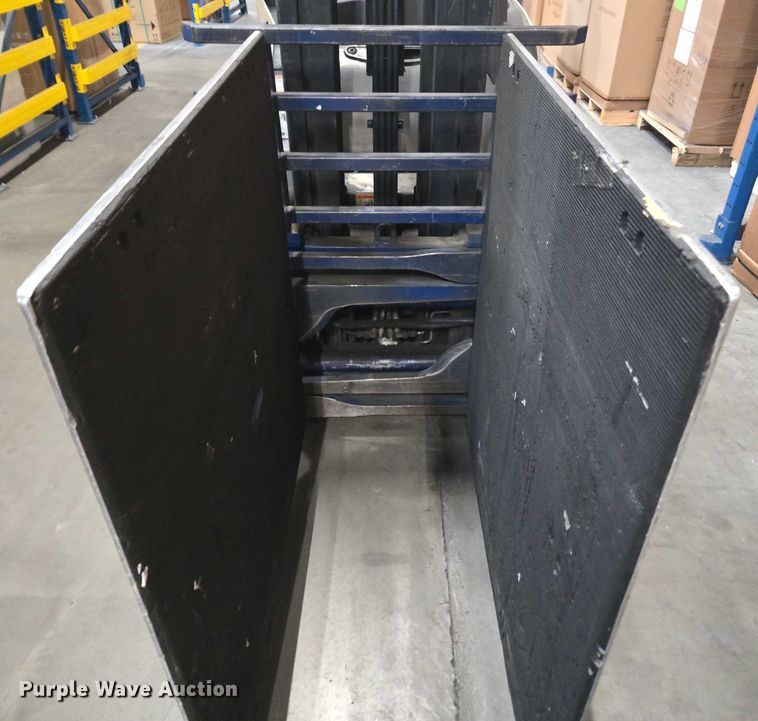 image for item EV5356 2015 Crown RC5545-40 forklift