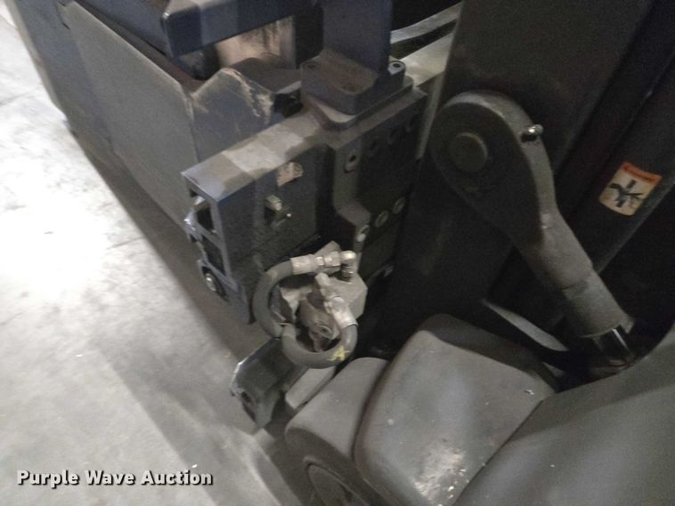 image for item EV5356 2015 Crown RC5545-40 forklift