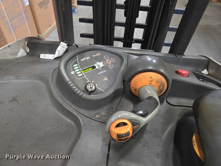 image for item EV5356 2015 Crown RC5545-40 forklift