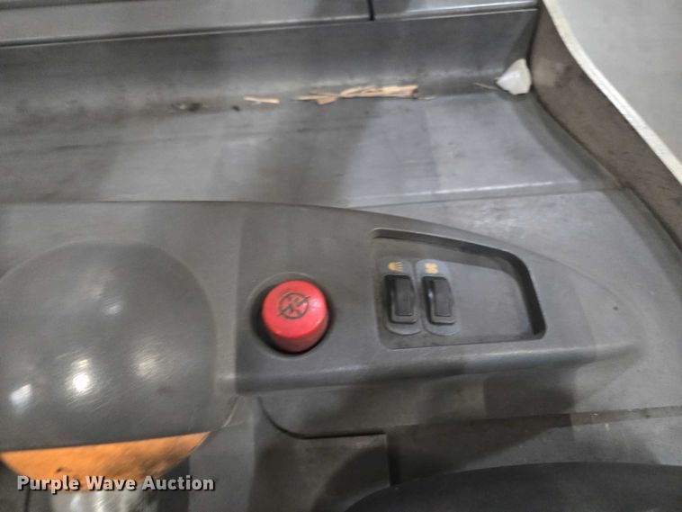 image for item EV5356 2015 Crown RC5545-40 forklift