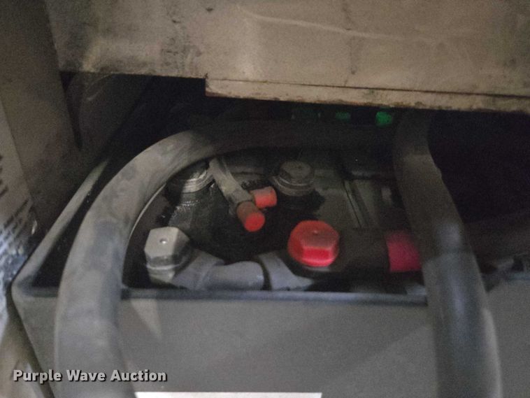 image for item EV5356 2015 Crown RC5545-40 forklift