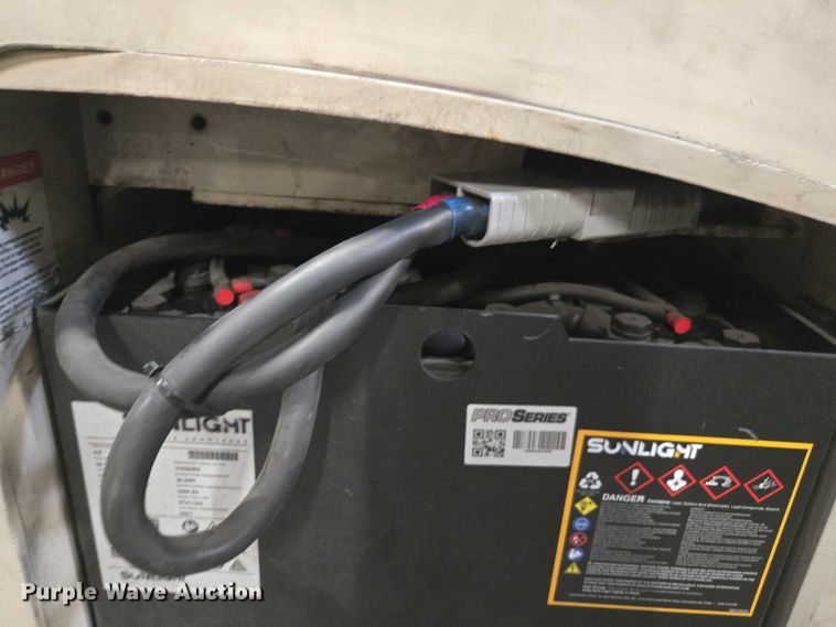 image for item EV5356 2015 Crown RC5545-40 forklift