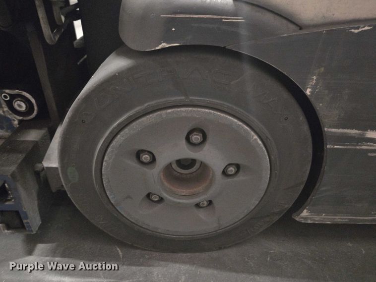 image for item EV5356 2015 Crown RC5545-40 forklift