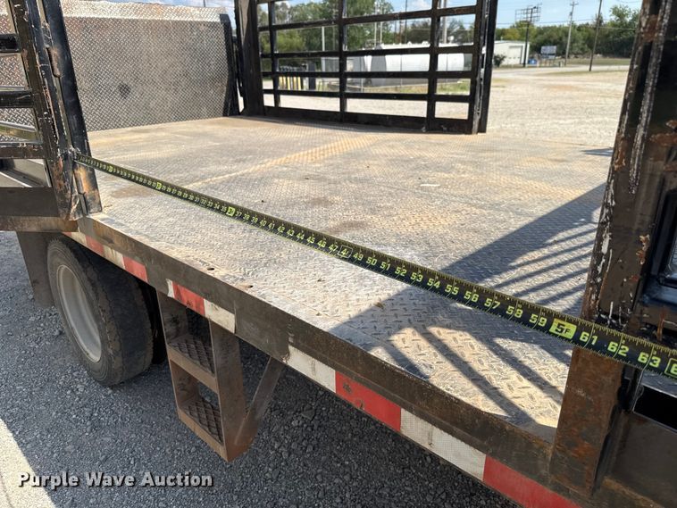 image for item GH9322 2016 Ford F550 Super Duty flatbed truck