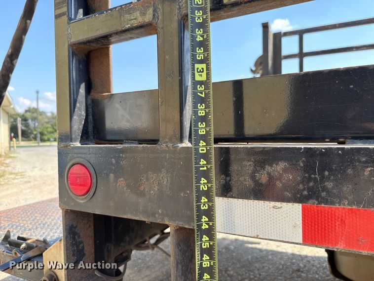 image for item GH9322 2016 Ford F550 Super Duty flatbed truck