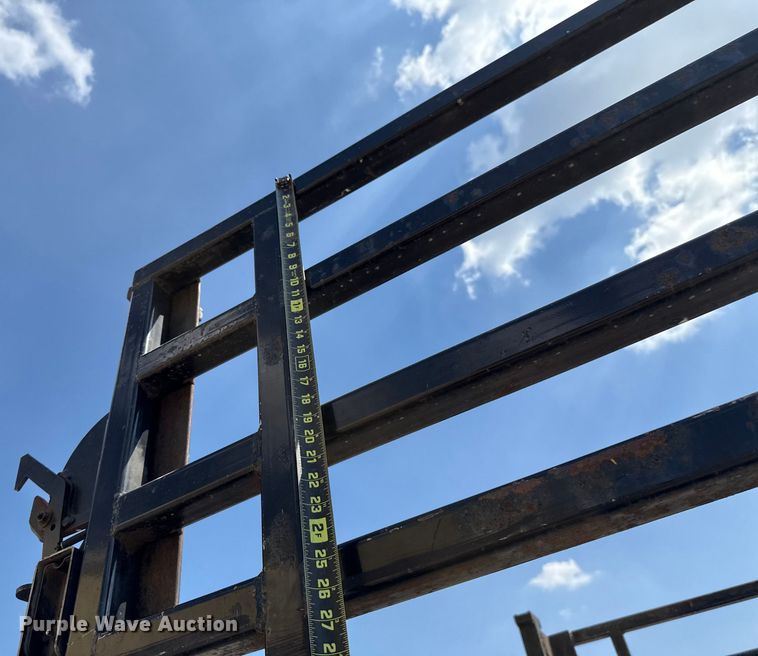 image for item GH9322 2016 Ford F550 Super Duty flatbed truck