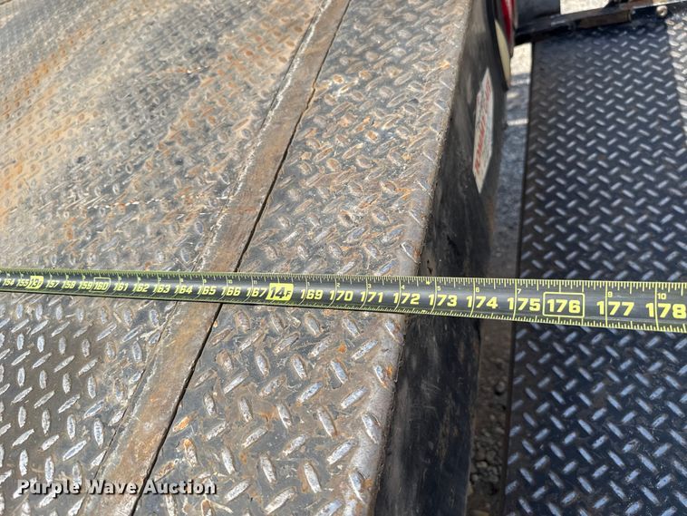 image for item GH9322 2016 Ford F550 Super Duty flatbed truck