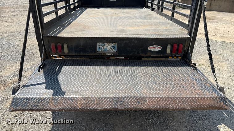 image for item GH9322 2016 Ford F550 Super Duty flatbed truck