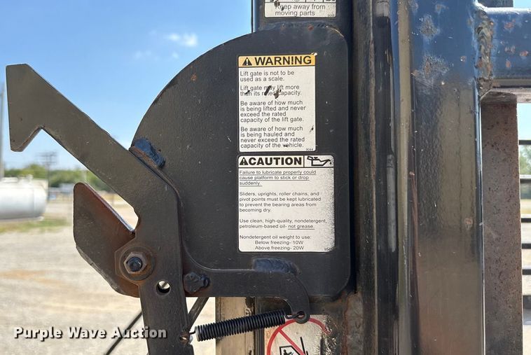 image for item GH9322 2016 Ford F550 Super Duty flatbed truck