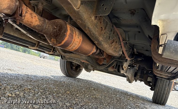 image for item GH9322 2016 Ford F550 Super Duty flatbed truck