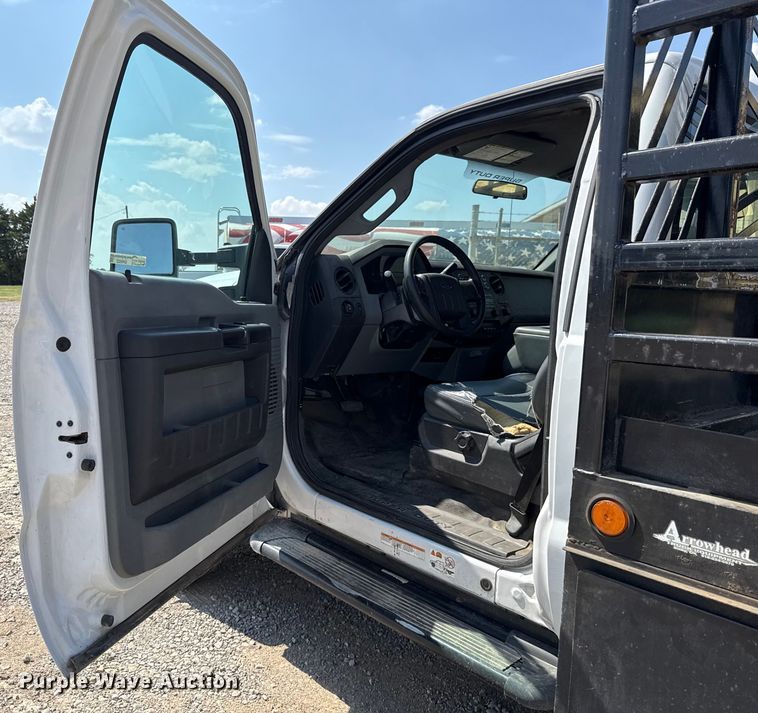 image for item GH9322 2016 Ford F550 Super Duty flatbed truck