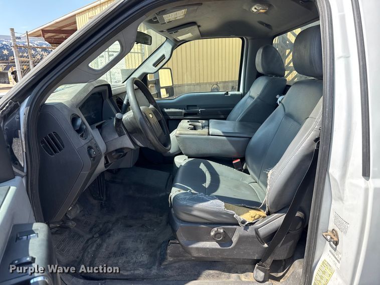 image for item GH9322 2016 Ford F550 Super Duty flatbed truck