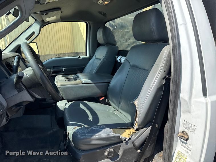 image for item GH9322 2016 Ford F550 Super Duty flatbed truck