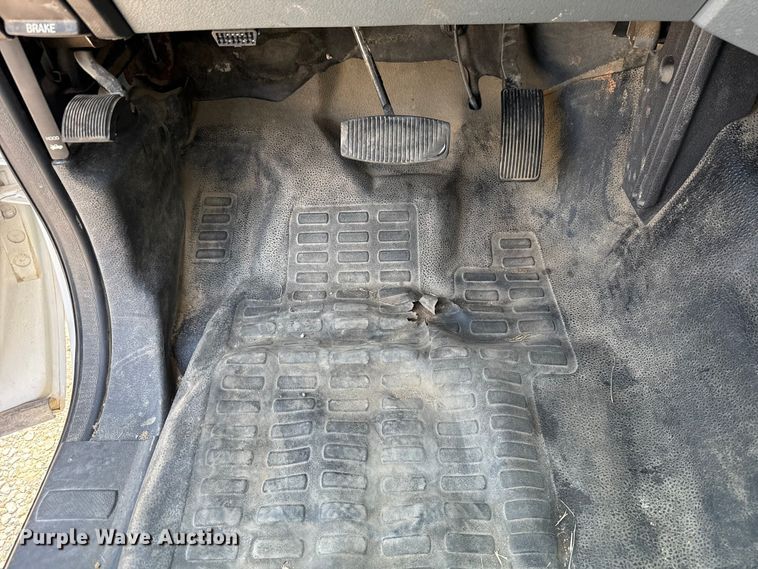 image for item GH9322 2016 Ford F550 Super Duty flatbed truck