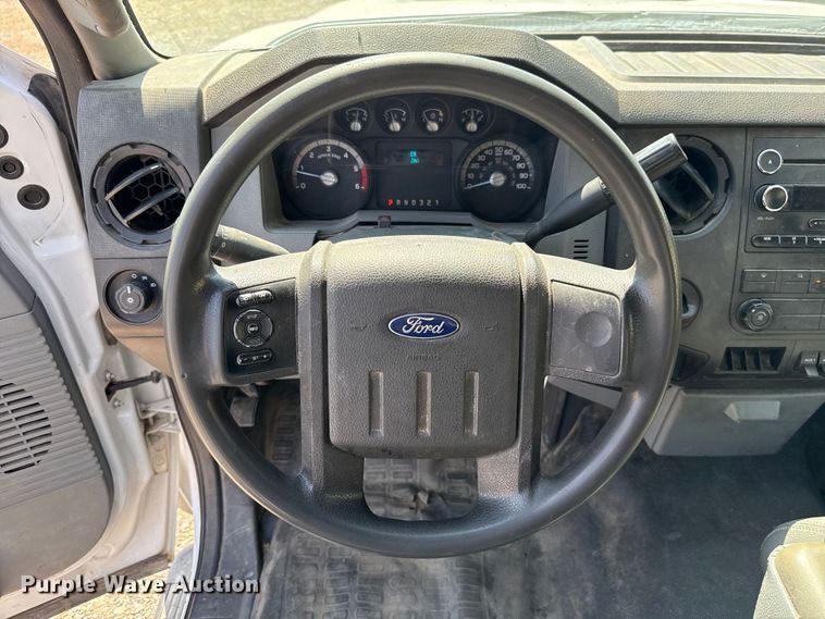 image for item GH9322 2016 Ford F550 Super Duty flatbed truck