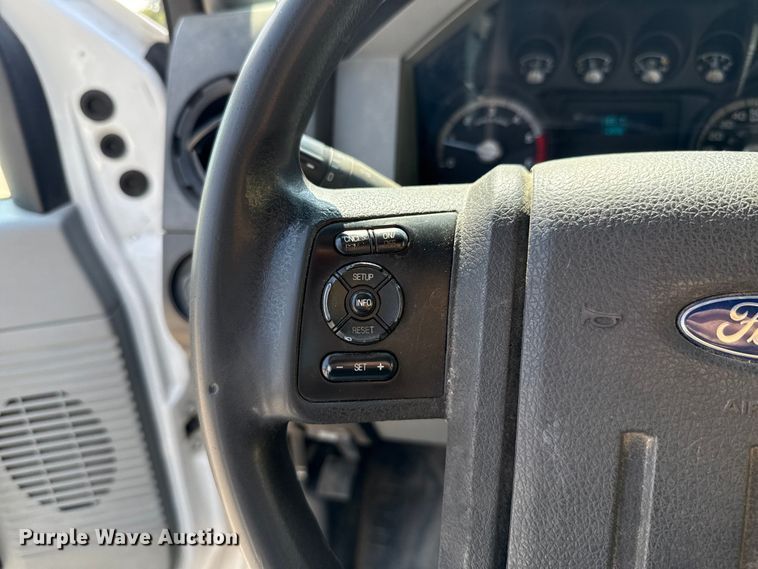 image for item GH9322 2016 Ford F550 Super Duty flatbed truck