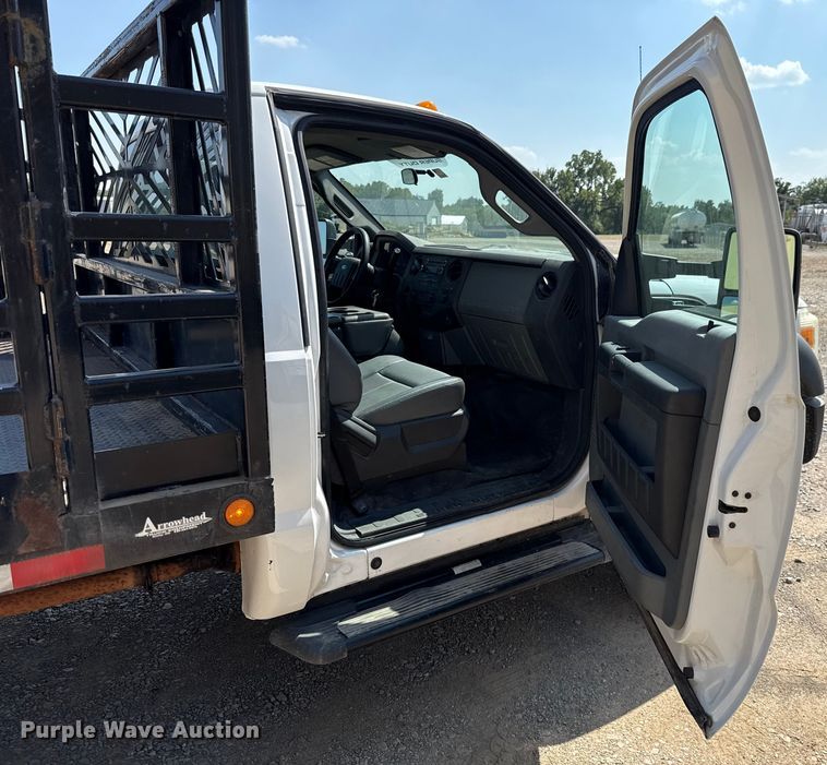 image for item GH9322 2016 Ford F550 Super Duty flatbed truck