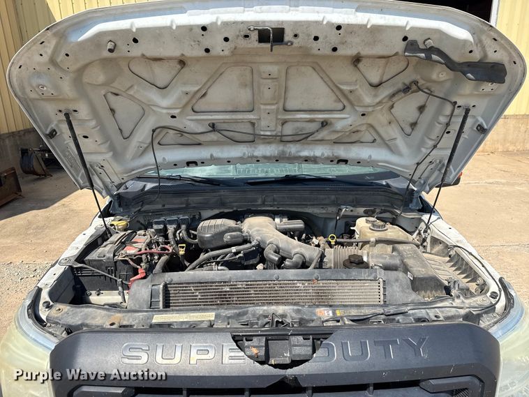 image for item GH9322 2016 Ford F550 Super Duty flatbed truck