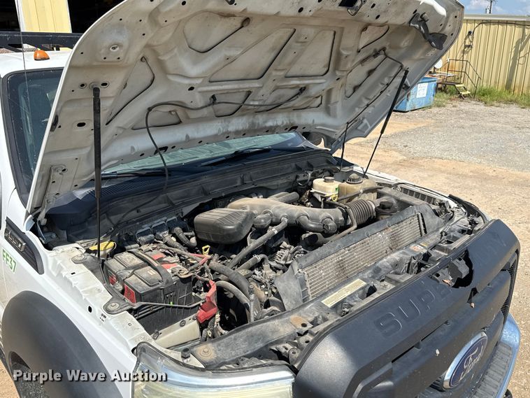 image for item GH9322 2016 Ford F550 Super Duty flatbed truck