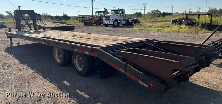 image for item GH9385 2002 Kargo King equipment trailer