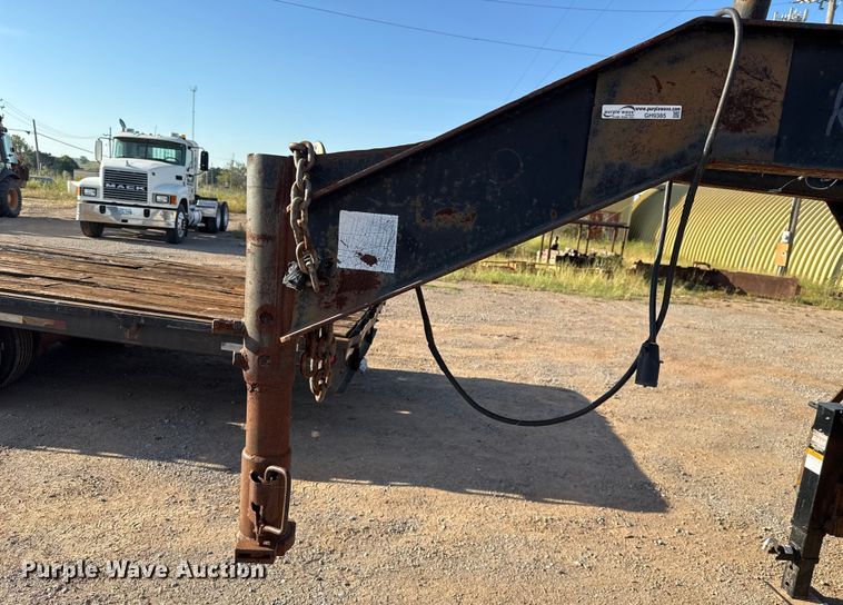 image for item GH9385 2002 Kargo King equipment trailer