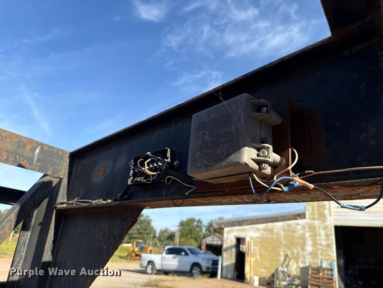 image for item GH9385 2002 Kargo King equipment trailer