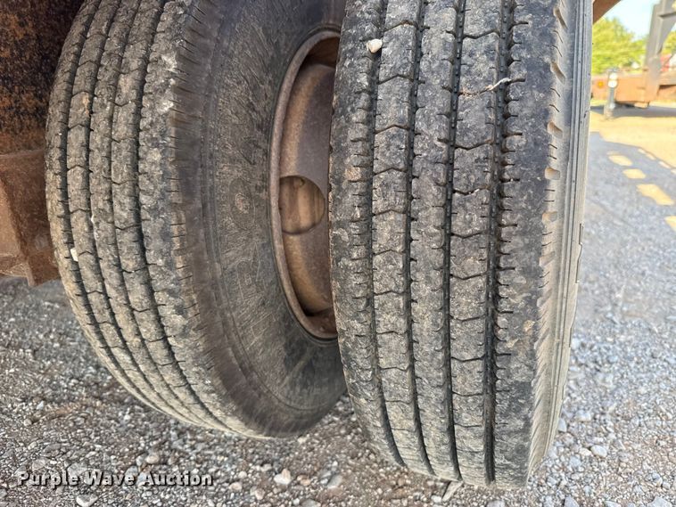 image for item GH9385 2002 Kargo King equipment trailer