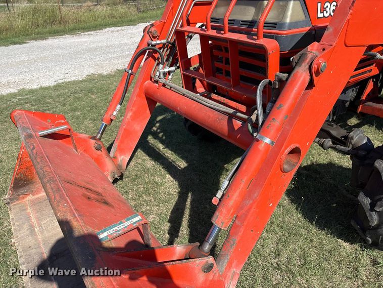 image for item GH9417 Kubota L3650 MFWD tractor