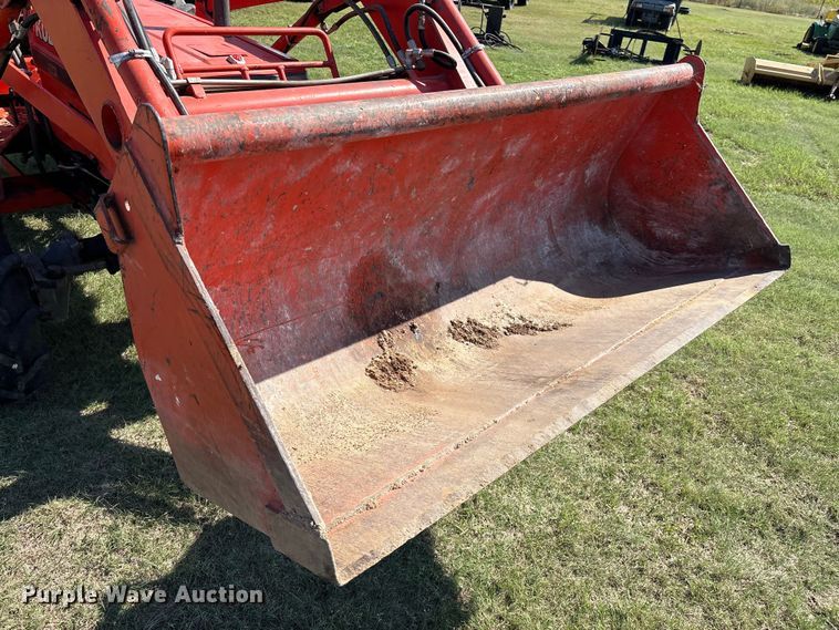 image for item GH9417 Kubota L3650 MFWD tractor