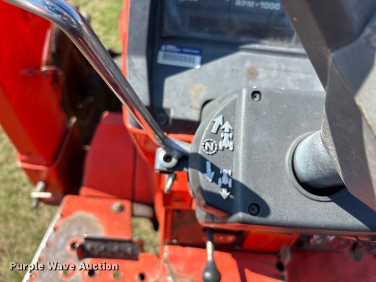 image for item GH9417 Kubota L3650 MFWD tractor