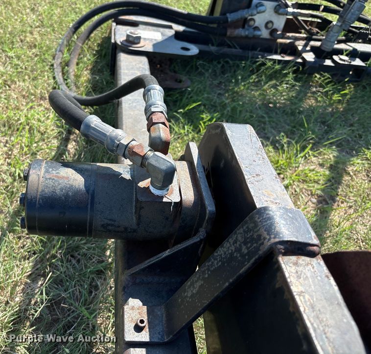 image for item GH9423 Balemaster BMU-3000 Special skid steer bale unroller