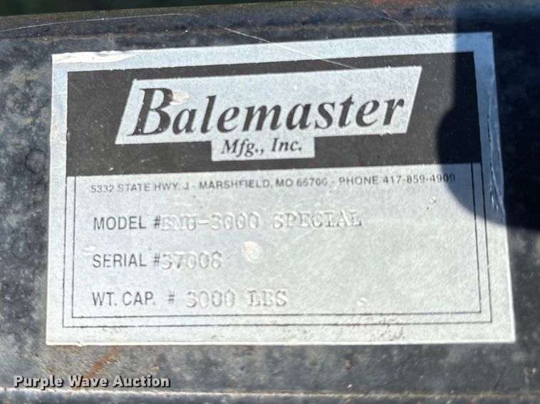image for item GH9423 Balemaster BMU-3000 Special skid steer bale unroller