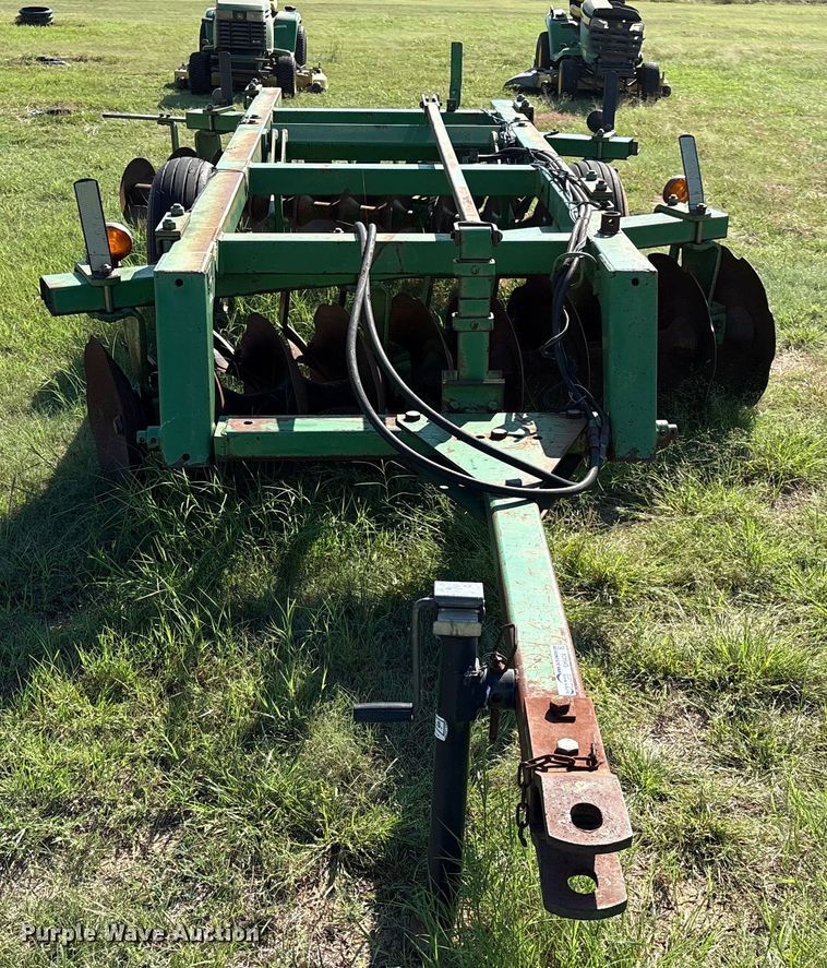 image for item GH9424 John Deere 226 off-set disk