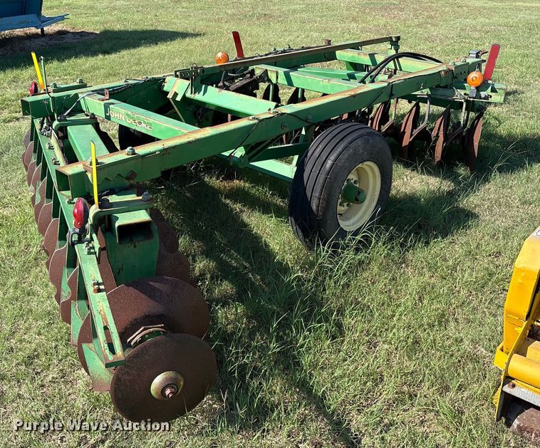 image for item GH9424 John Deere 226 off-set disk