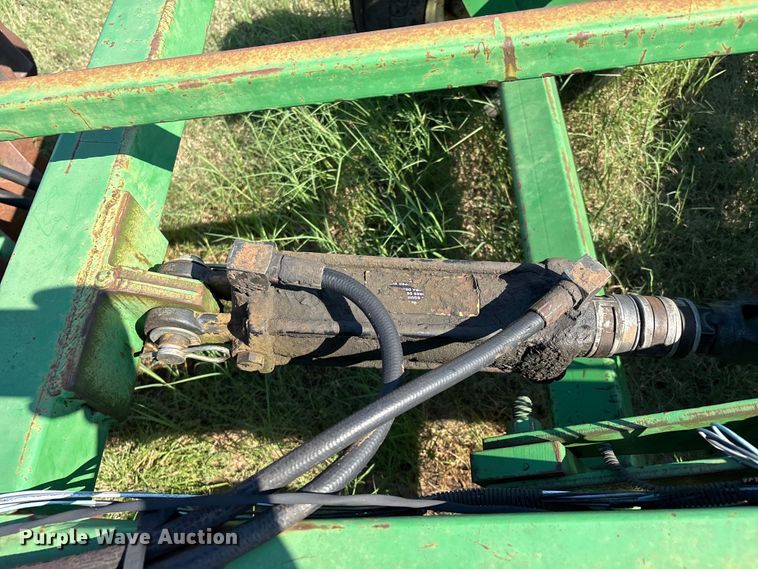 image for item GH9424 John Deere 226 off-set disk