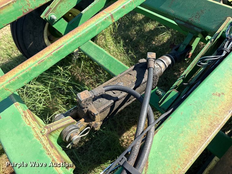 image for item GH9424 John Deere 226 off-set disk