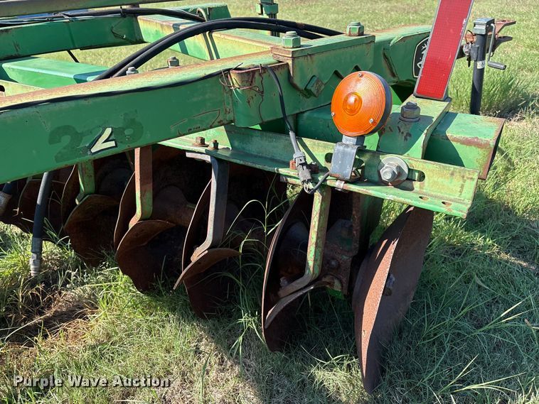 image for item GH9424 John Deere 226 off-set disk