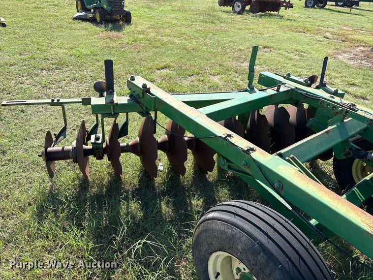 image for item GH9424 John Deere 226 off-set disk